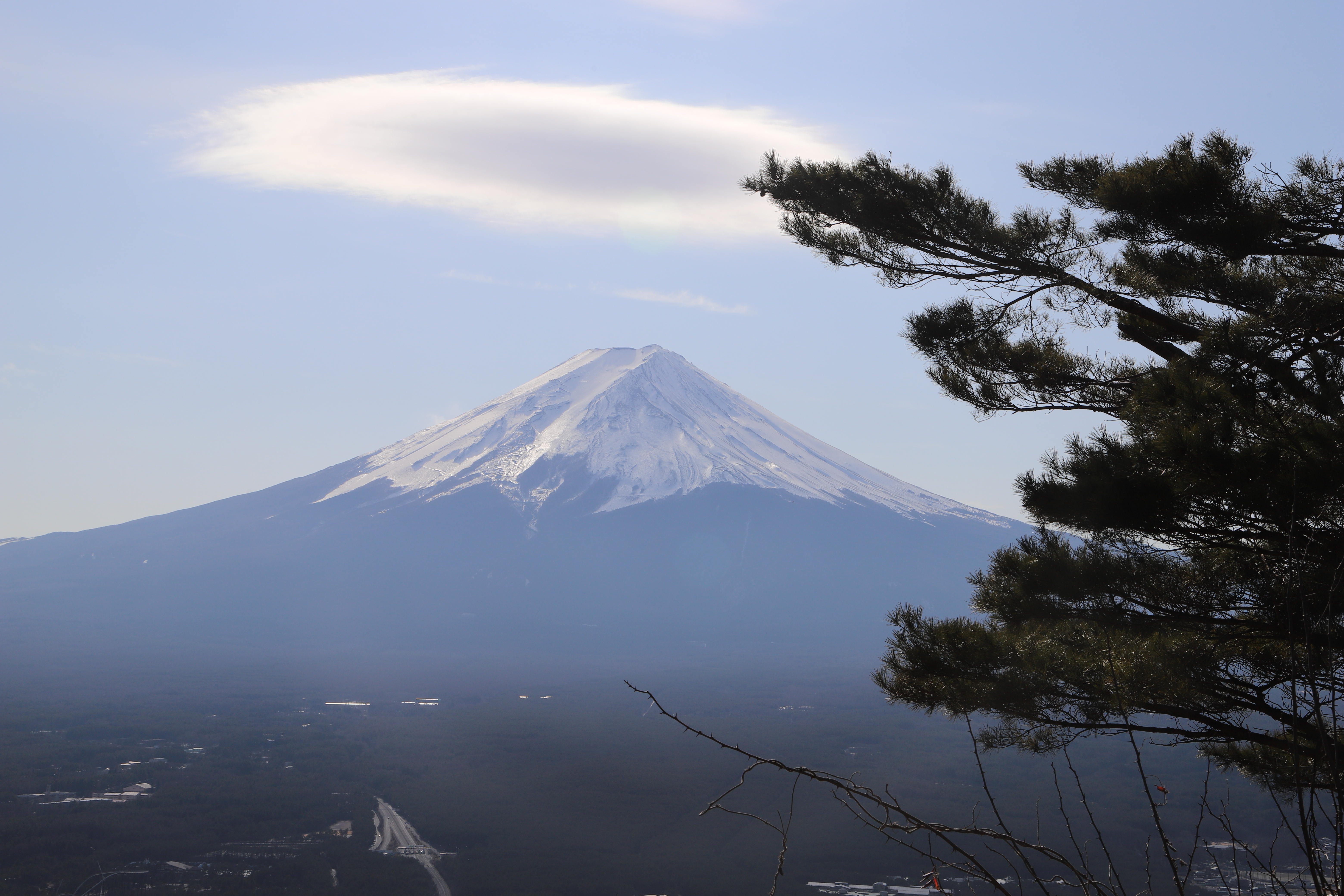 戴斗笠的富士山🗻 摄于天之山