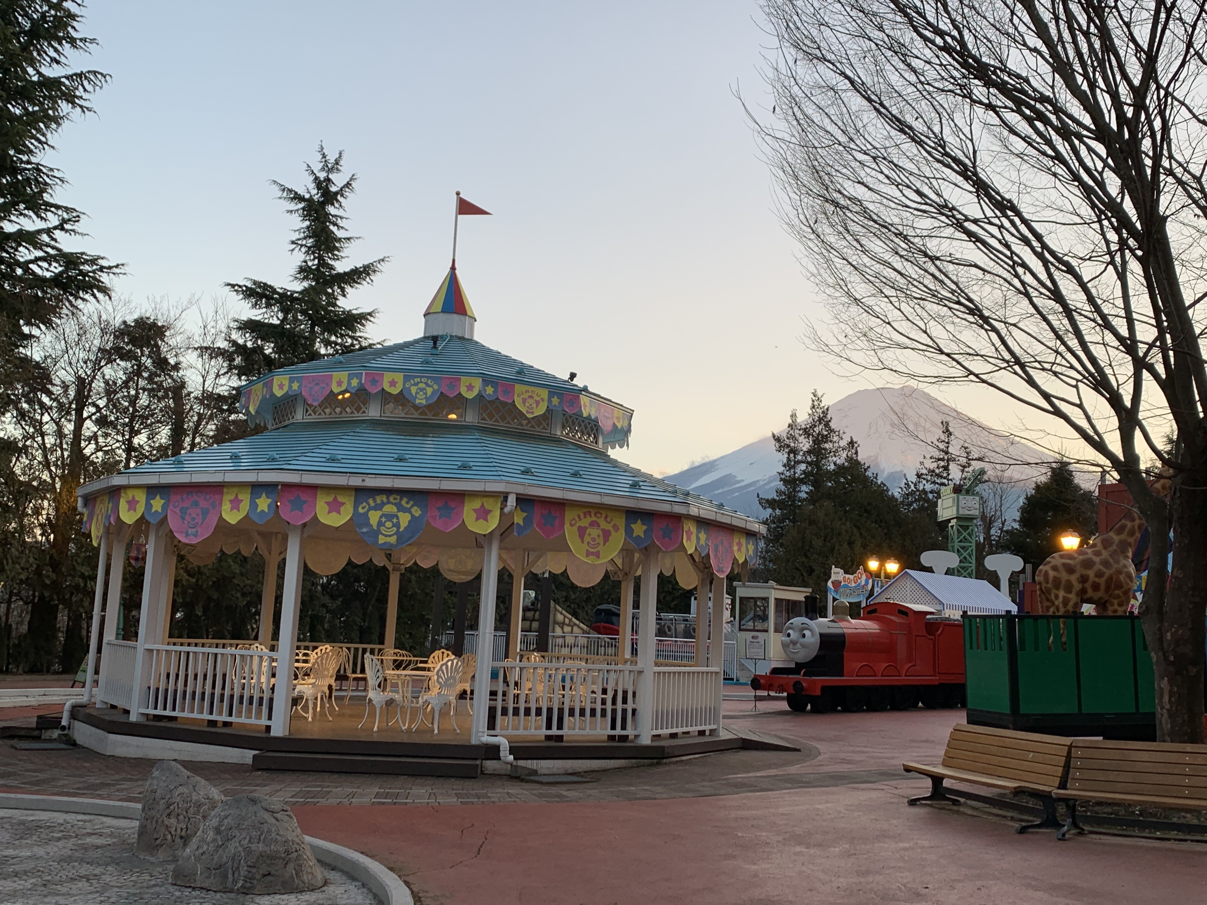 乐园与富士山🗻 摄于富士急乐园