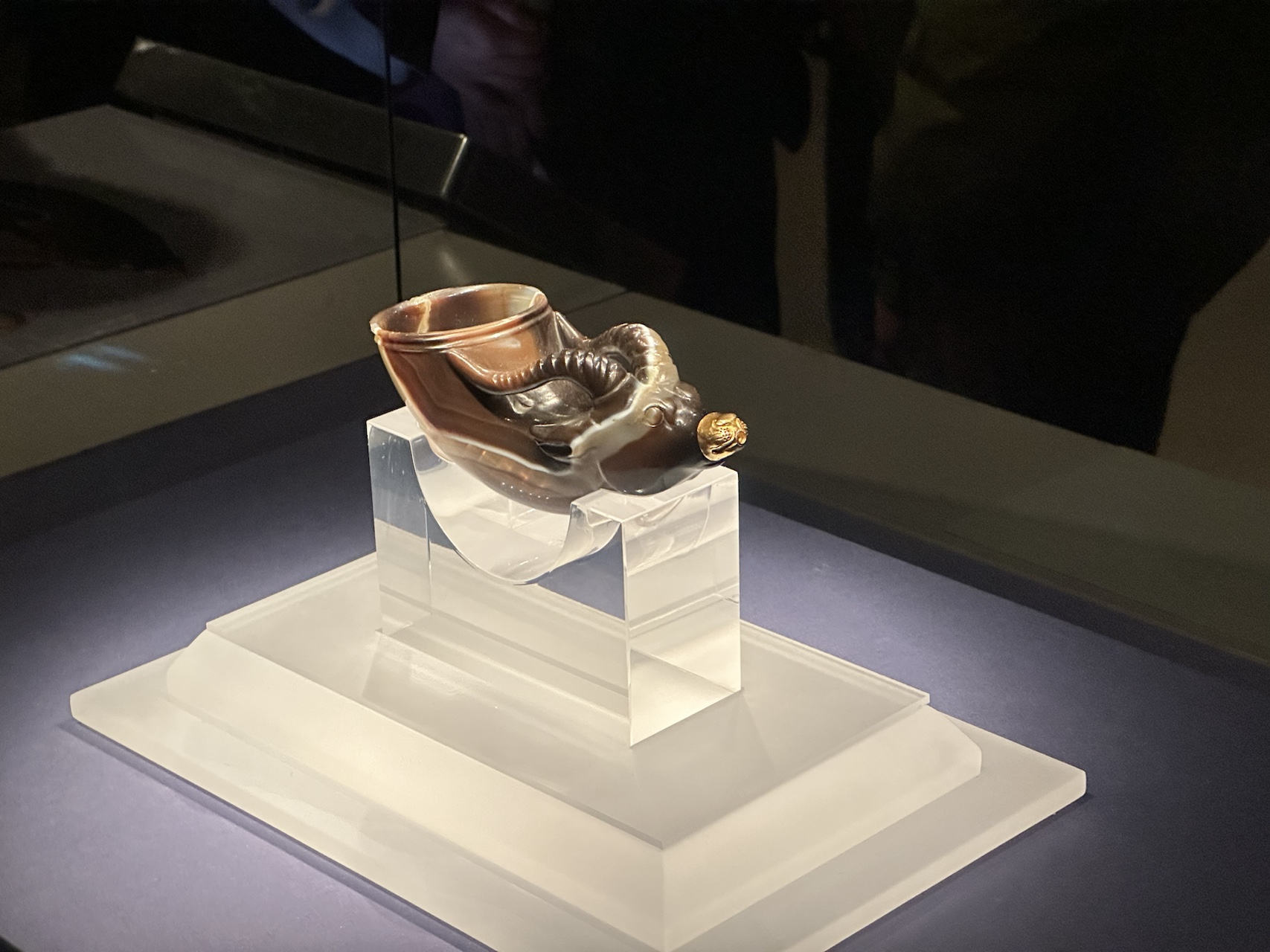 青釉提梁倒灌壶